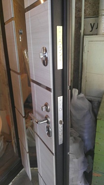Входная металлическая дверь с МДФ панелью Altatech Венге .  11