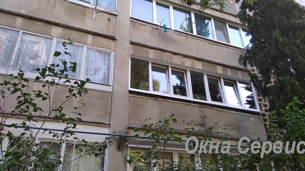 Лоджия в грузинке Остеклена  Rehau Delight